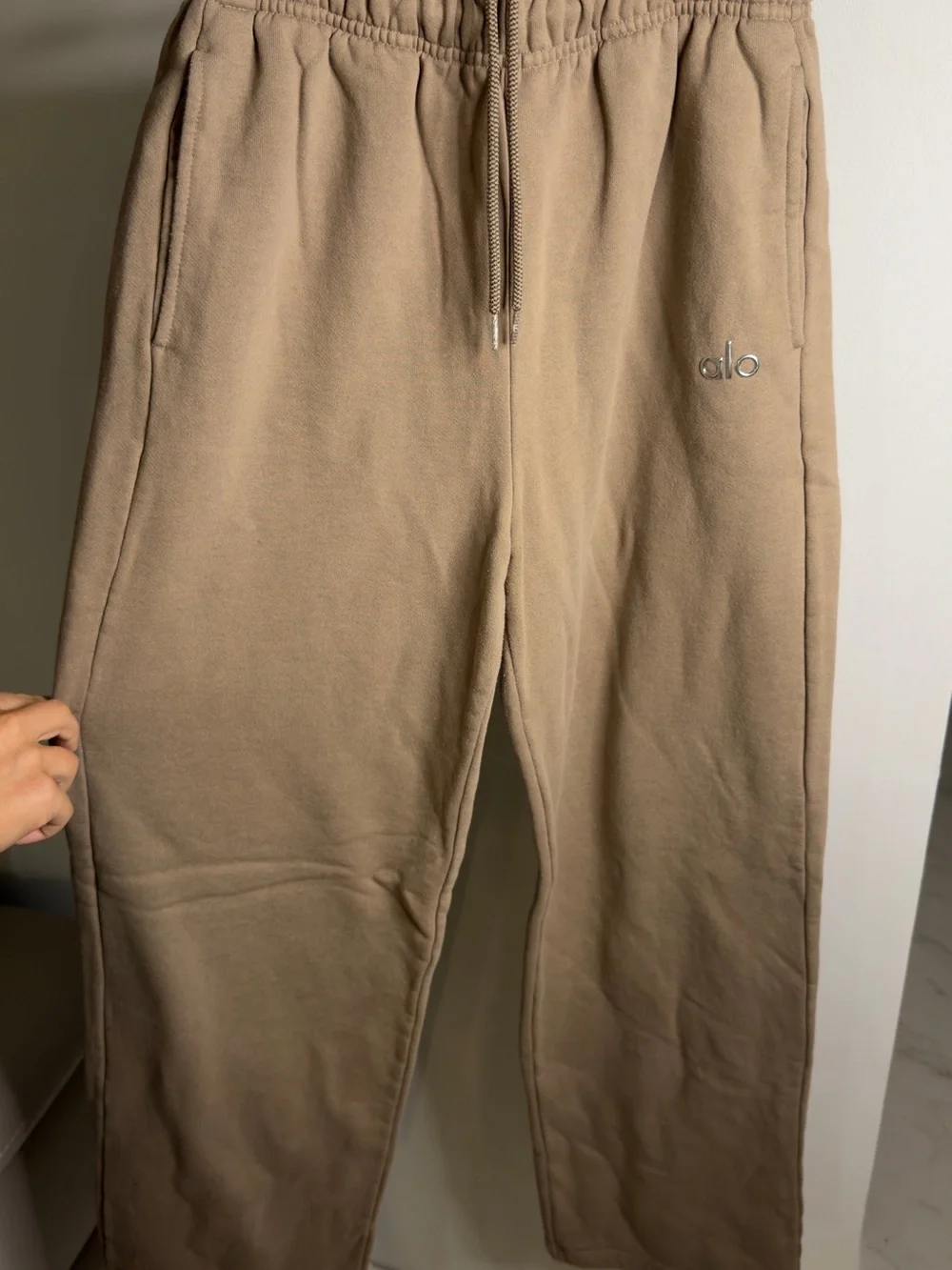 ALO Yoga Men’s Beige Drawstring Sweatpants